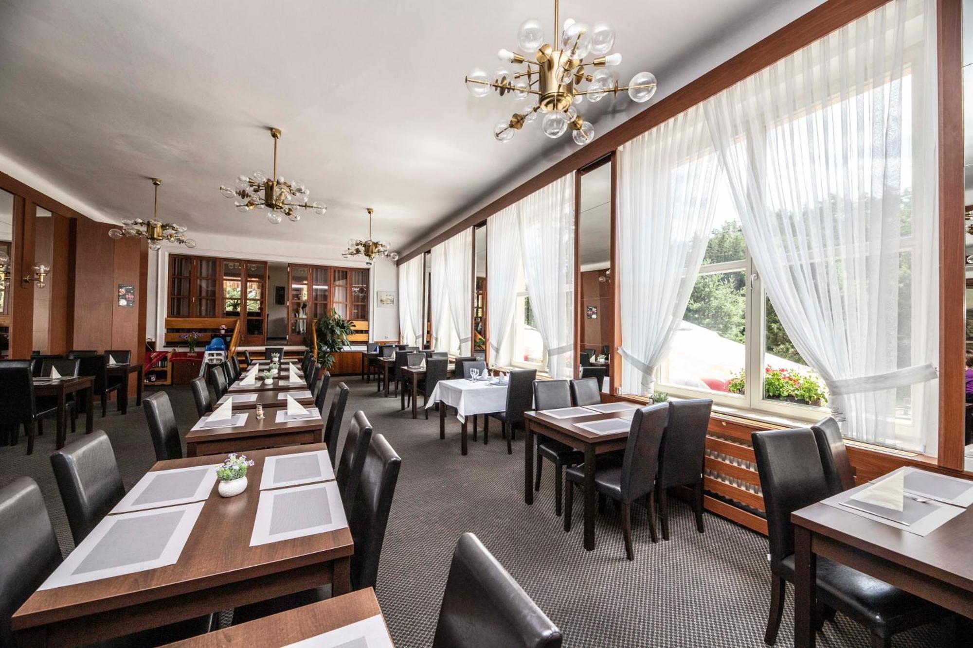 Parkhotel Skalní město Jicin Exterior foto